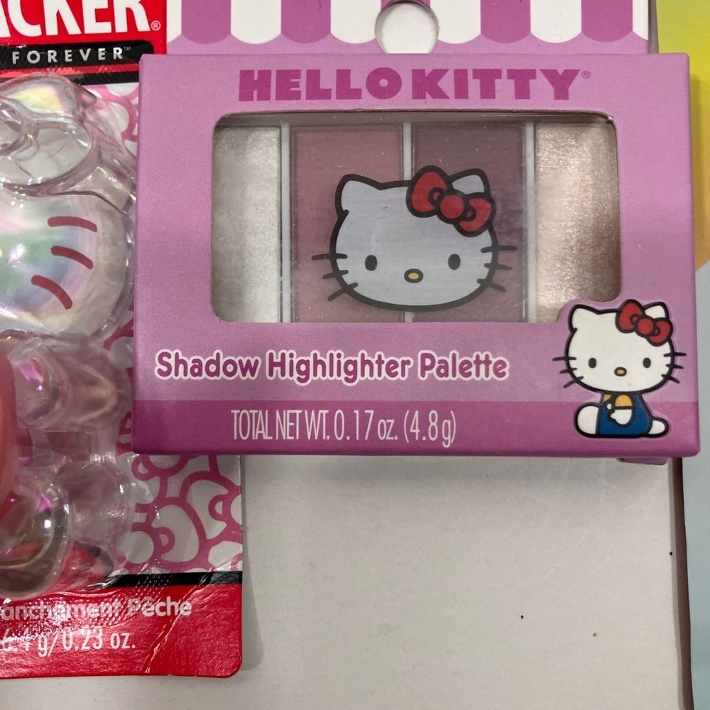 Hello Kitty Cosmetics/Mask - Picture 4 of 11